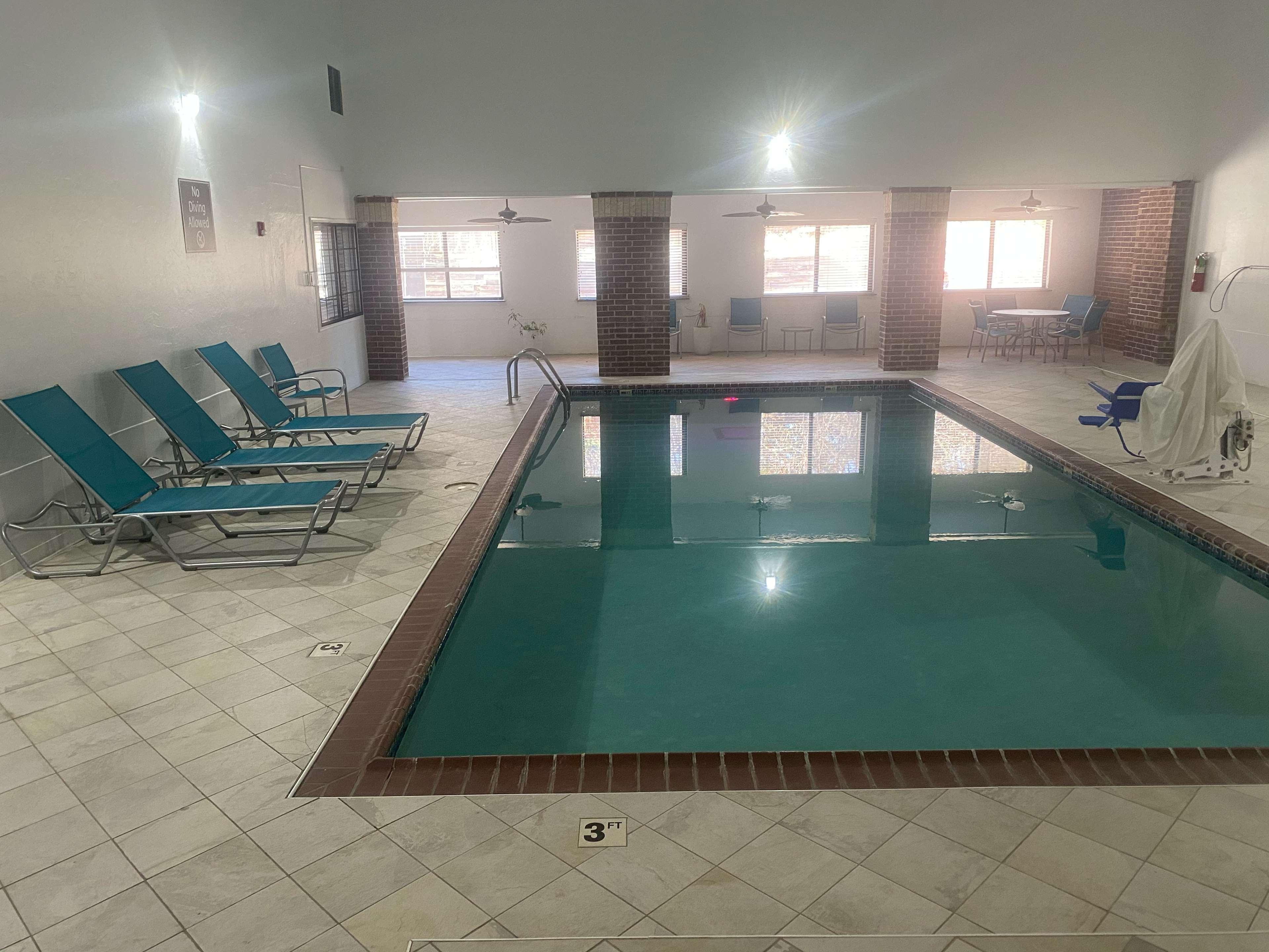 Surestay Plus By Best Western Edmond Ngoại thất bức ảnh