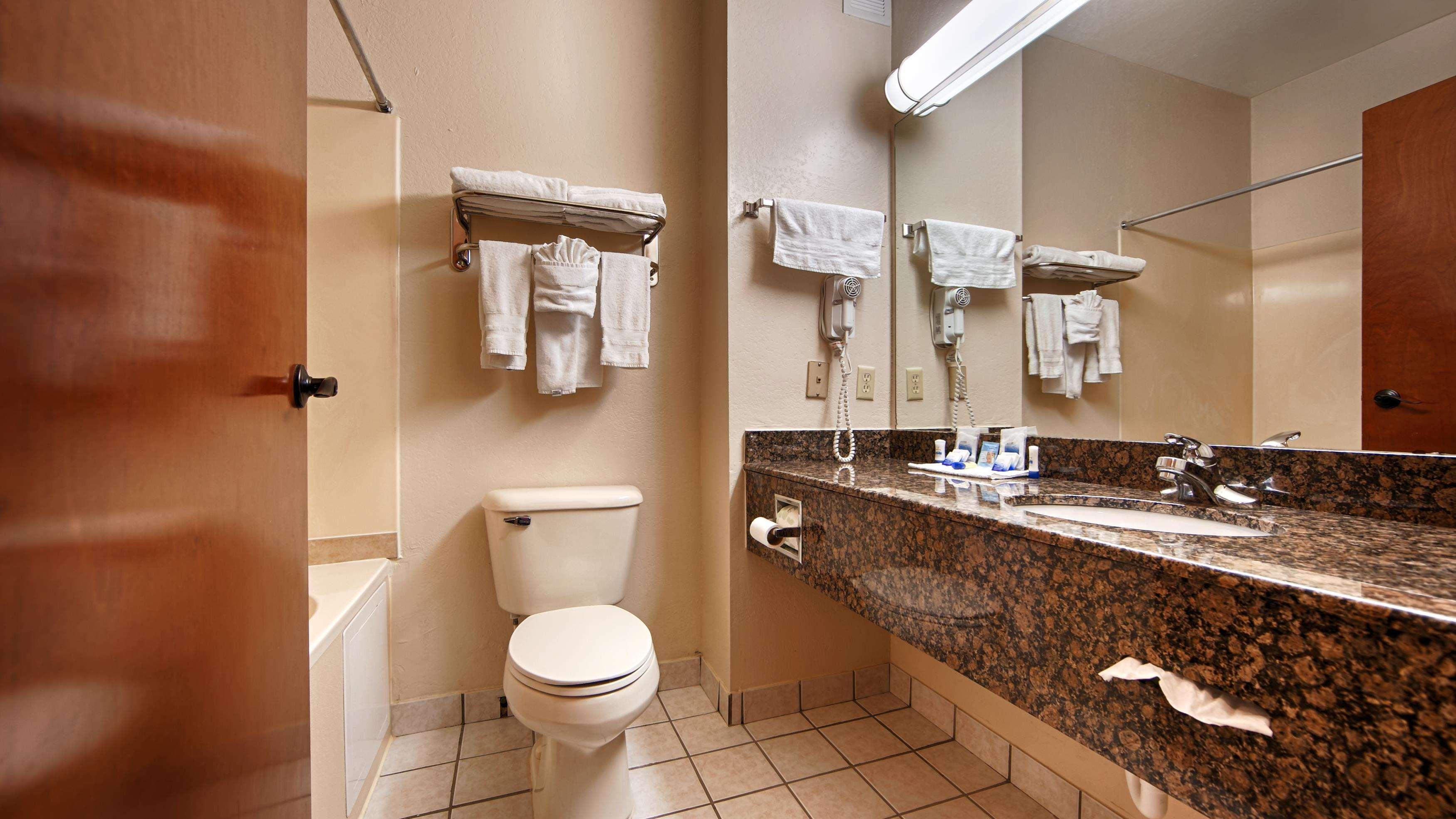 Surestay Plus By Best Western Edmond Ngoại thất bức ảnh